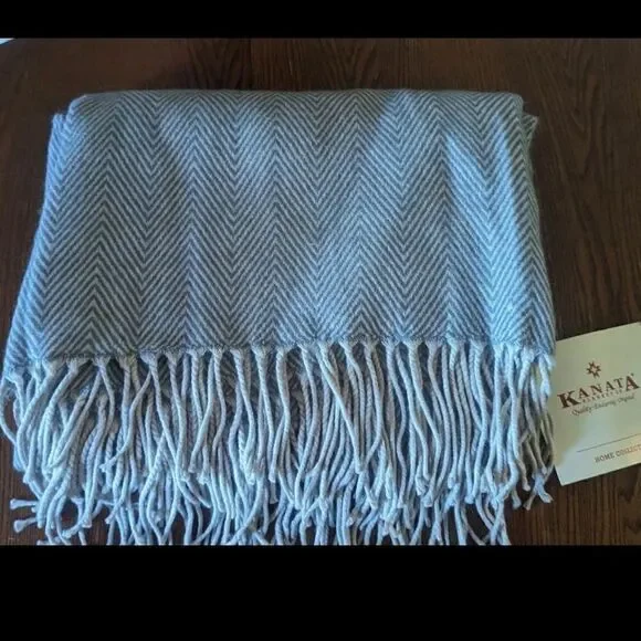 KANATA Herringbone Throw 50" X 60" NEW - Picture 2 of 4